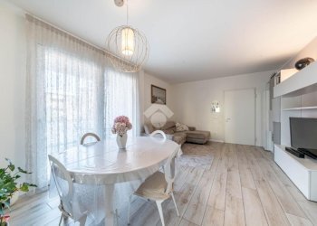 Apartment Strada Morane, Modena (neighborhood Morane - Contrada) - photo 1