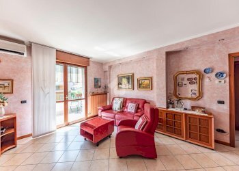 Three-room apartment Via Lazio, Lainate - photo 4