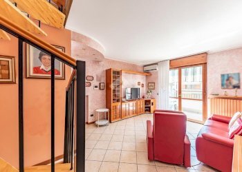 Three-room apartment Via Lazio, Lainate - photo 5
