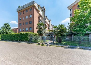 Three-room apartment Via Prima Strada, Lainate - photo 2