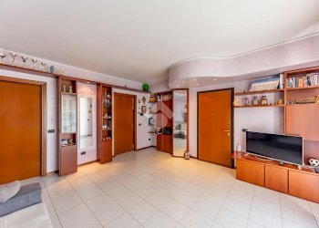 Three-room apartment Via Prima Strada, Lainate - photo 6
