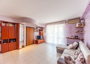 Three-room apartment Via Prima Strada, Lainate - photo 8