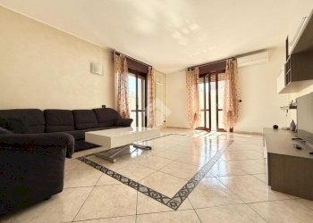 Three-room apartment Via Cesare da Sesto, Cinisello Balsamo - photo 2