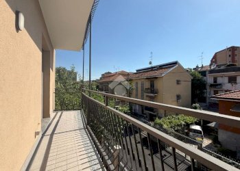 Three-room apartment Via Cesare da Sesto, Cinisello Balsamo - photo 8
