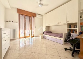 Three-room apartment Via Cesare da Sesto, Cinisello Balsamo - photo 16