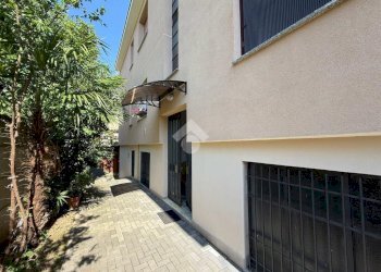 Three-room apartment Via Cesare da Sesto, Cinisello Balsamo - photo 21