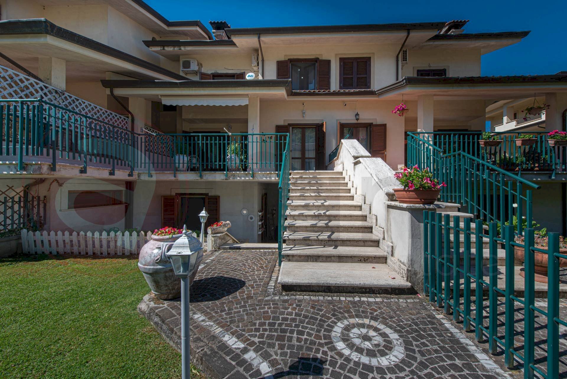 Foto 1 - Villa a Schiera Via Valle
 
36, Arce - foto 1
