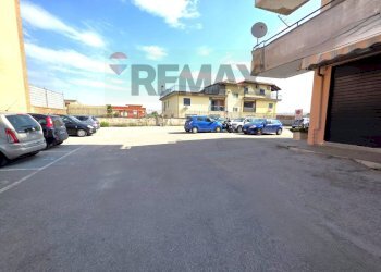 Edificio all\'aperto - Three-room apartment Casoria - photo 3