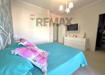 Camera / camera da letto - Three-room apartment Casoria - photo 22