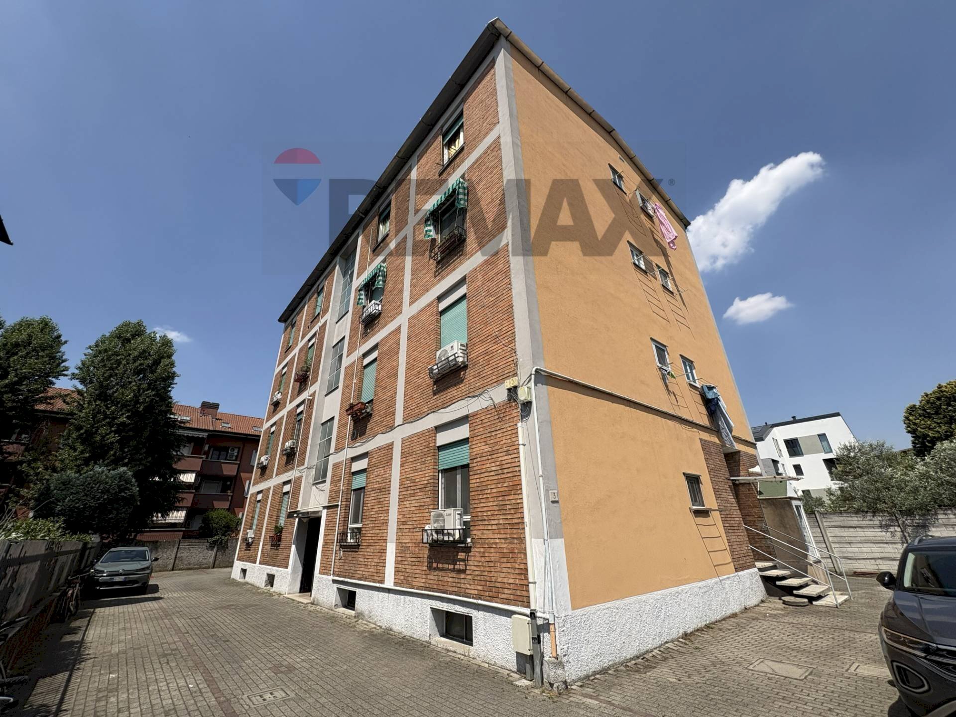 Edificio all\'aperto - Bilocale via Olona
 
3, Rho - foto 1