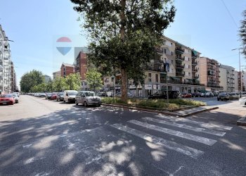 Edificio all\'aperto - Appartamento Via Dei Tulipani
13, Milano - foto 35