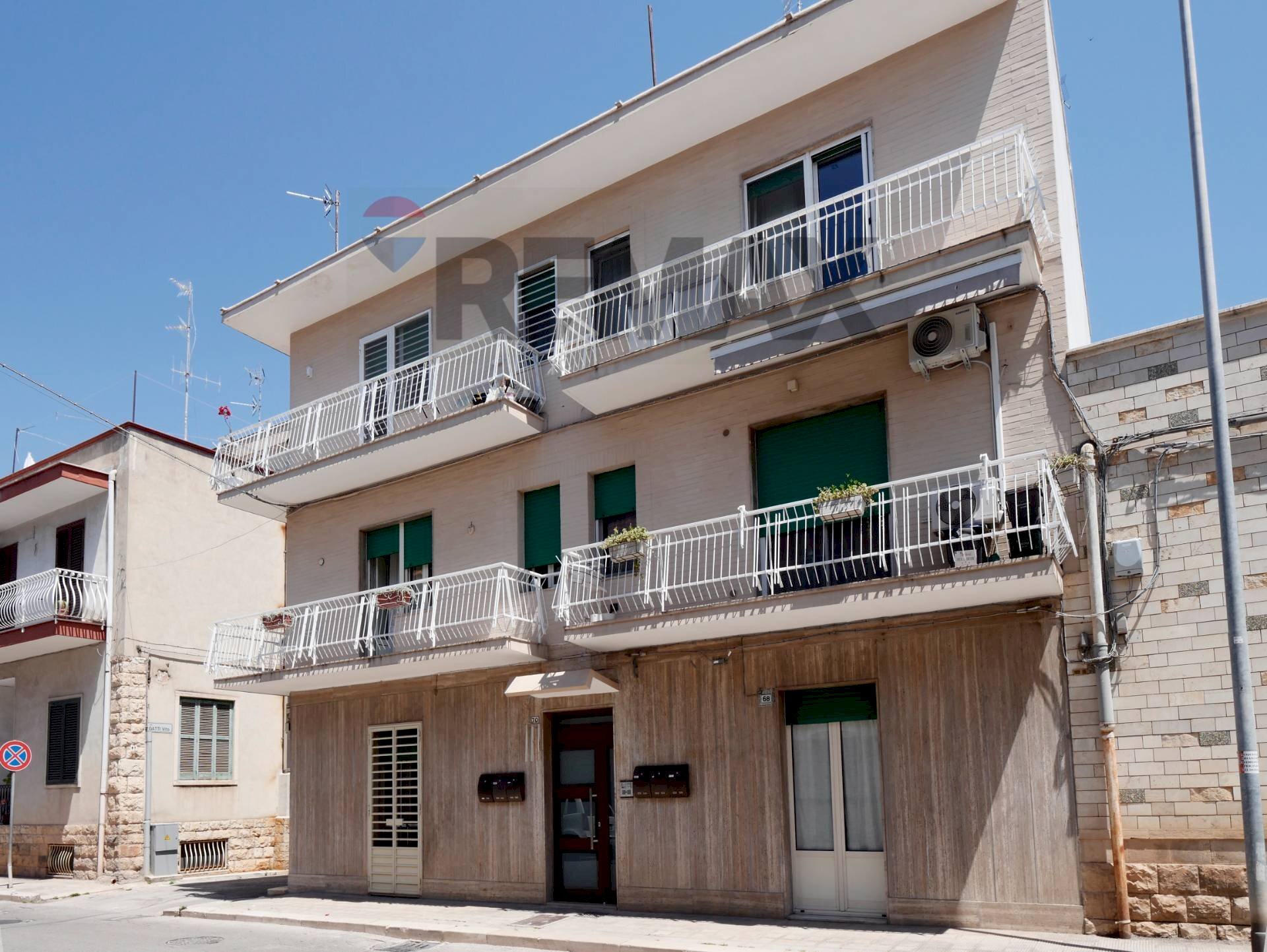 Edificio all\'aperto - Two-room apartment Via Palo del Colle
 
70, Bitetto - photo 1