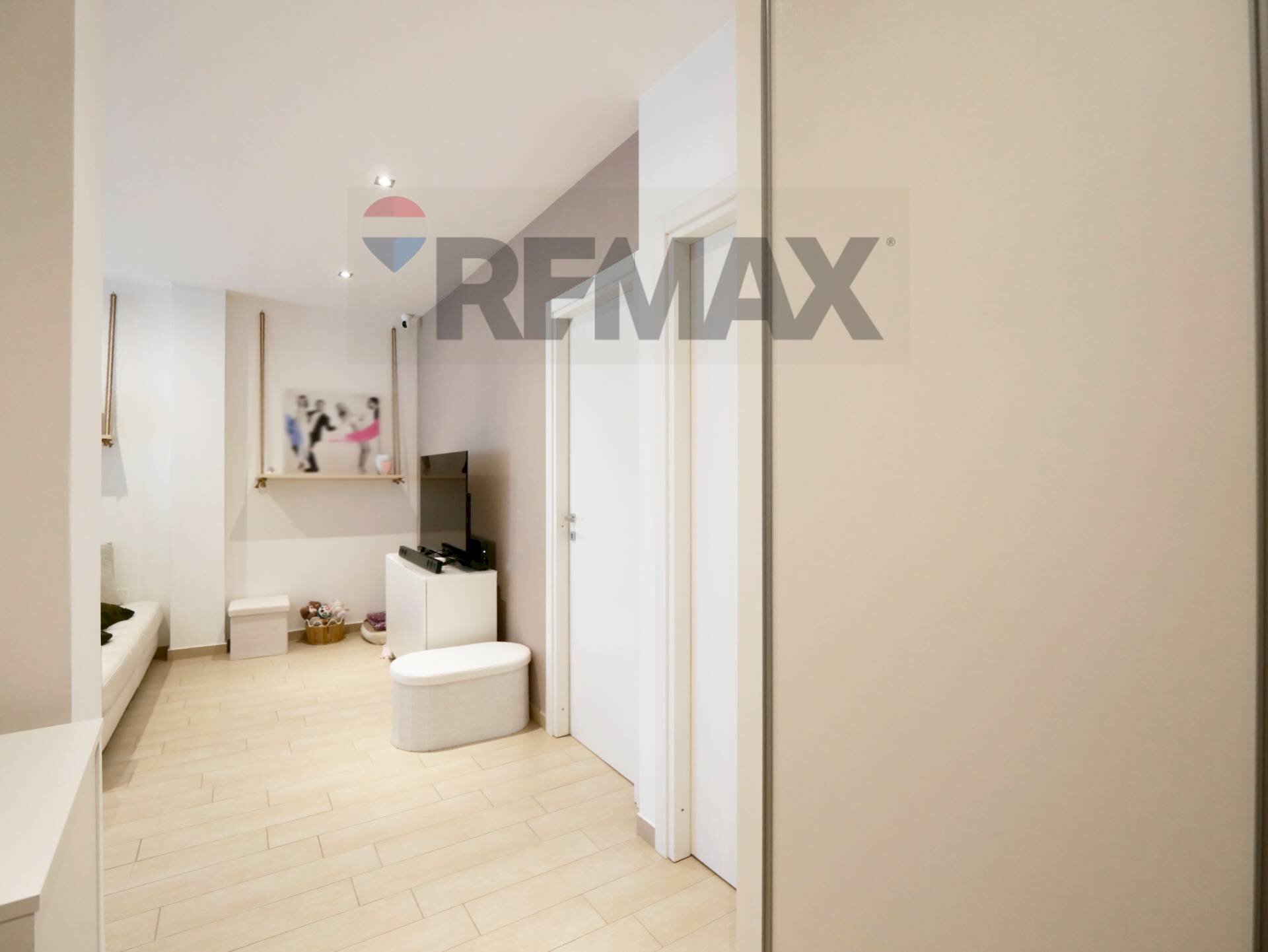 Hall / corridoio - Two-room apartment Via Palo del Colle
 
70, Bitetto - photo 2