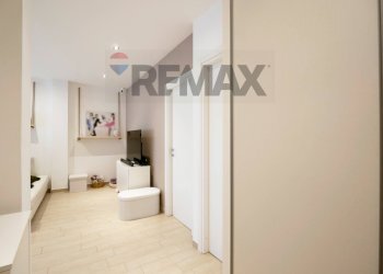 Hall / corridoio - Two-room apartment Via Palo del Colle
 
70, Bitetto - photo 2