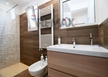 Bagno - Two-room apartment Via Palo del Colle
 
70, Bitetto - photo 9