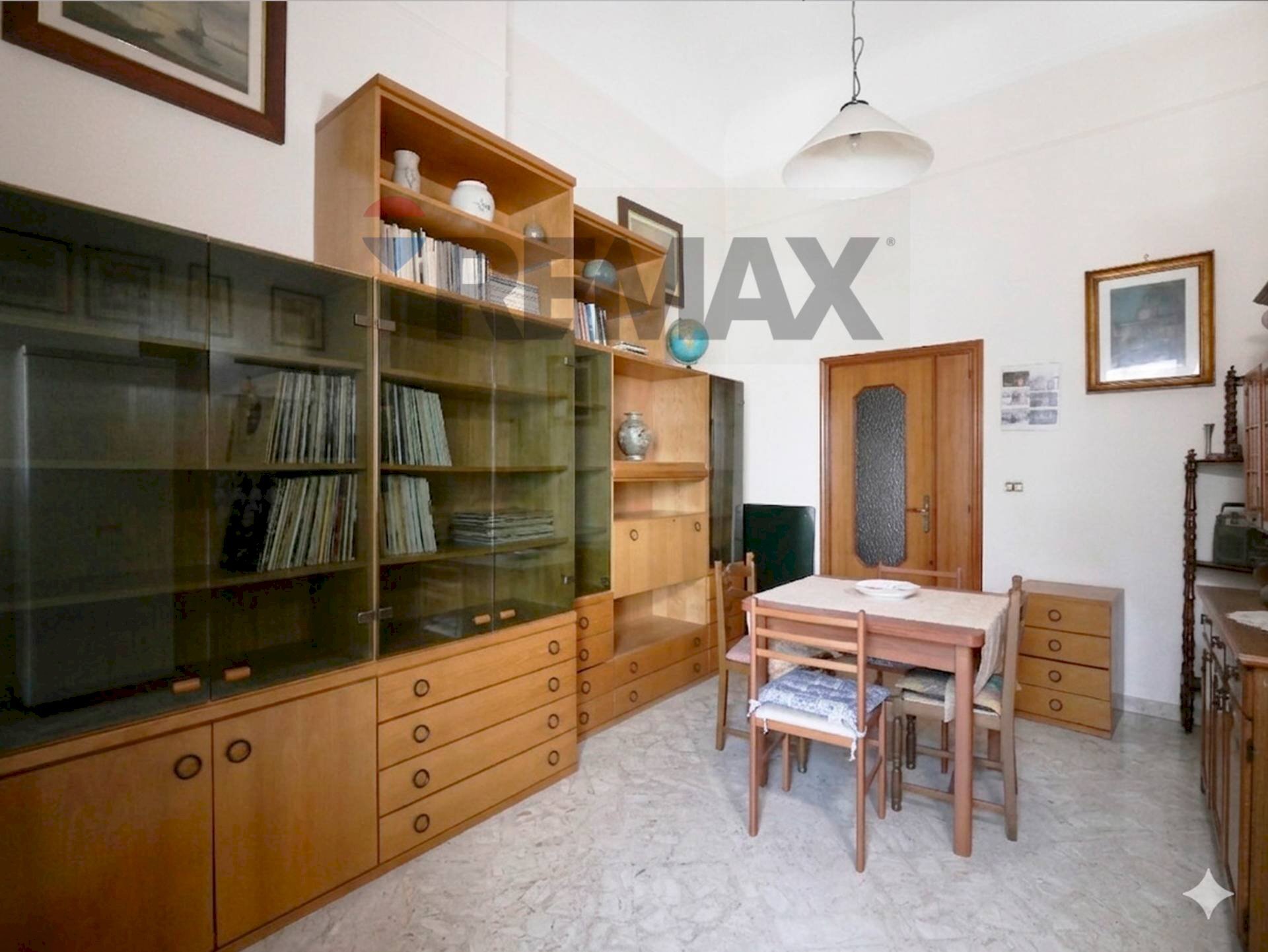 Sala da pranzo - Trilocale Via Dante Alighieri
 
251, Bari - foto 2