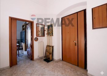 Hall / corridoio - Four-room apartment Via Dante Alighieri
 
251, Bari - photo 3