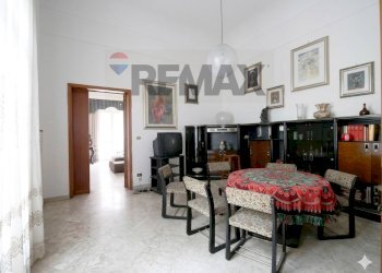 Sala da pranzo - Four-room apartment Via Dante Alighieri
 
251, Bari - photo 7