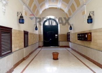 Ricezione / Lobby - Four-room apartment Via Dante Alighieri
 
251, Bari - photo 17