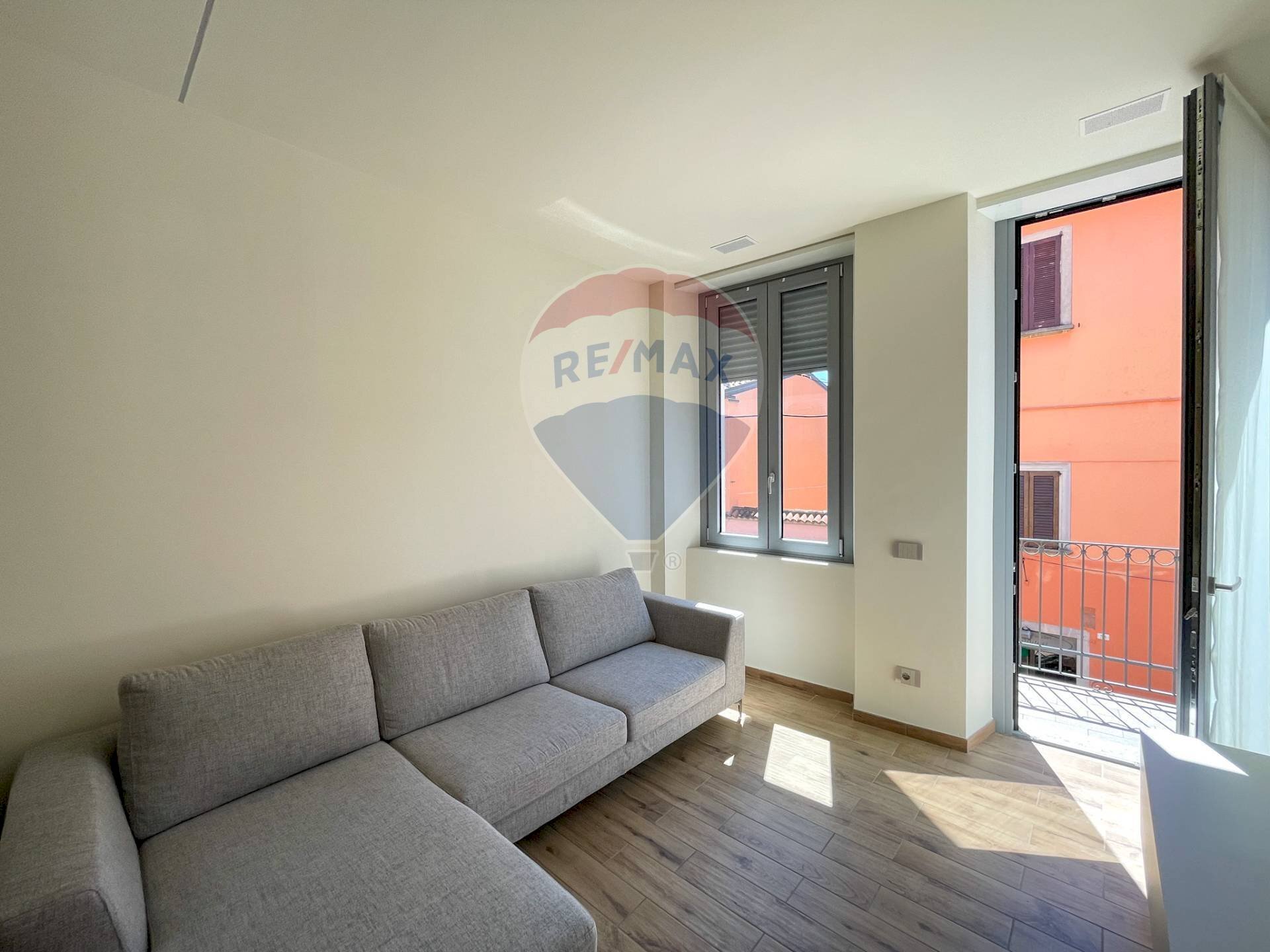 Soggiorno - Three-room apartment Via Roma
41, Viggiù - photo 3