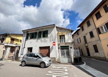 Edificio all\'aperto - Independent house Gazzada Schianno - photo 3