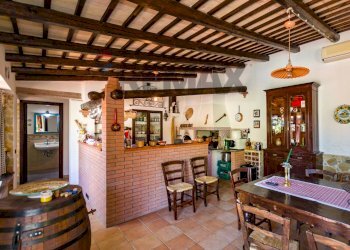 Sala da pranzo - Villa Via Caravaglios
 
61, Castelvetrano - photo 4