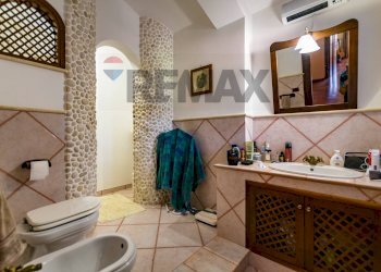Bagno - Villa Via Caravaglios
 
61, Castelvetrano - photo 6