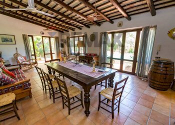 Sala da pranzo - Villa Via Caravaglios
 
61, Castelvetrano - photo 11