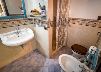 Bagno - Villa Via Caravaglios
 
61, Castelvetrano - photo 12