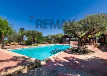 Piscina - Villa Via Caravaglios
 
61, Castelvetrano - photo 15