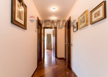 Hall / corridoio - Villa Via Caravaglios
 
61, Castelvetrano - photo 23