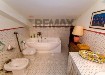 Bagno - Villa Via Caravaglios
 
61, Castelvetrano - photo 26