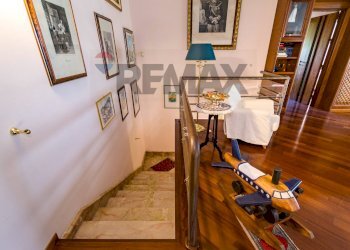 Scale - Villa Via Caravaglios
 
61, Castelvetrano - photo 28
