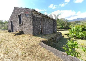 Casa all\'aperto - Terreno agricolo Contrada Rovitello
snc, Castiglione di Sicilia - foto 4