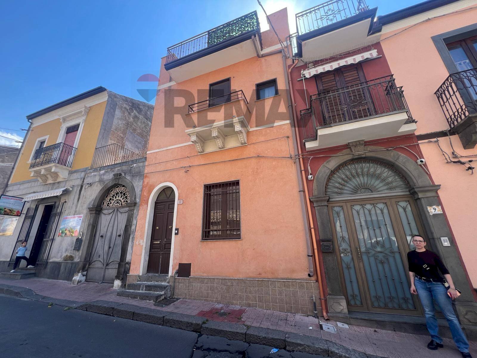 Edificio all\'aperto - Casa indipendente Via Salvatore Battaglia
 
11, Santa Maria di Licodia - foto 1