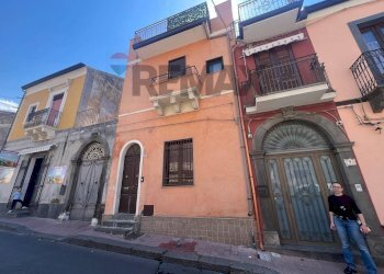 Edificio all\'aperto - Independent house Via Salvatore Battaglia
 
11, Santa Maria di Licodia - photo 1