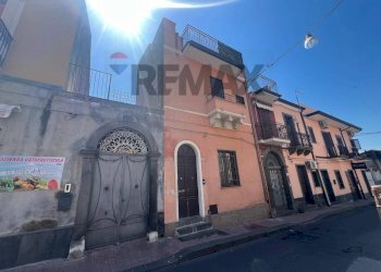 Edificio all\'aperto - Independent house Via Salvatore Battaglia
 
11, Santa Maria di Licodia - photo 2