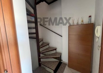 Scale - Independent house Via Salvatore Battaglia
 
11, Santa Maria di Licodia - photo 8