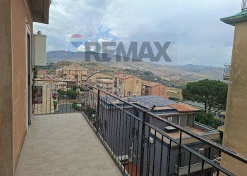 Balcone - Appartamento Via del Popolo
 
16, Regalbuto - foto 8