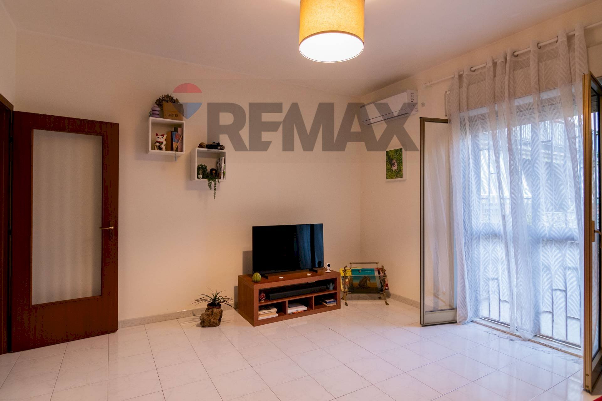 Soggiorno - Trilocale Via Marchese di Casalotto
 
30, Aci Catena - foto 2