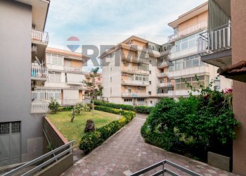 Edificio all\'aperto - Three-room apartment Via Marchese di Casalotto
 
30, Aci Catena - photo 18