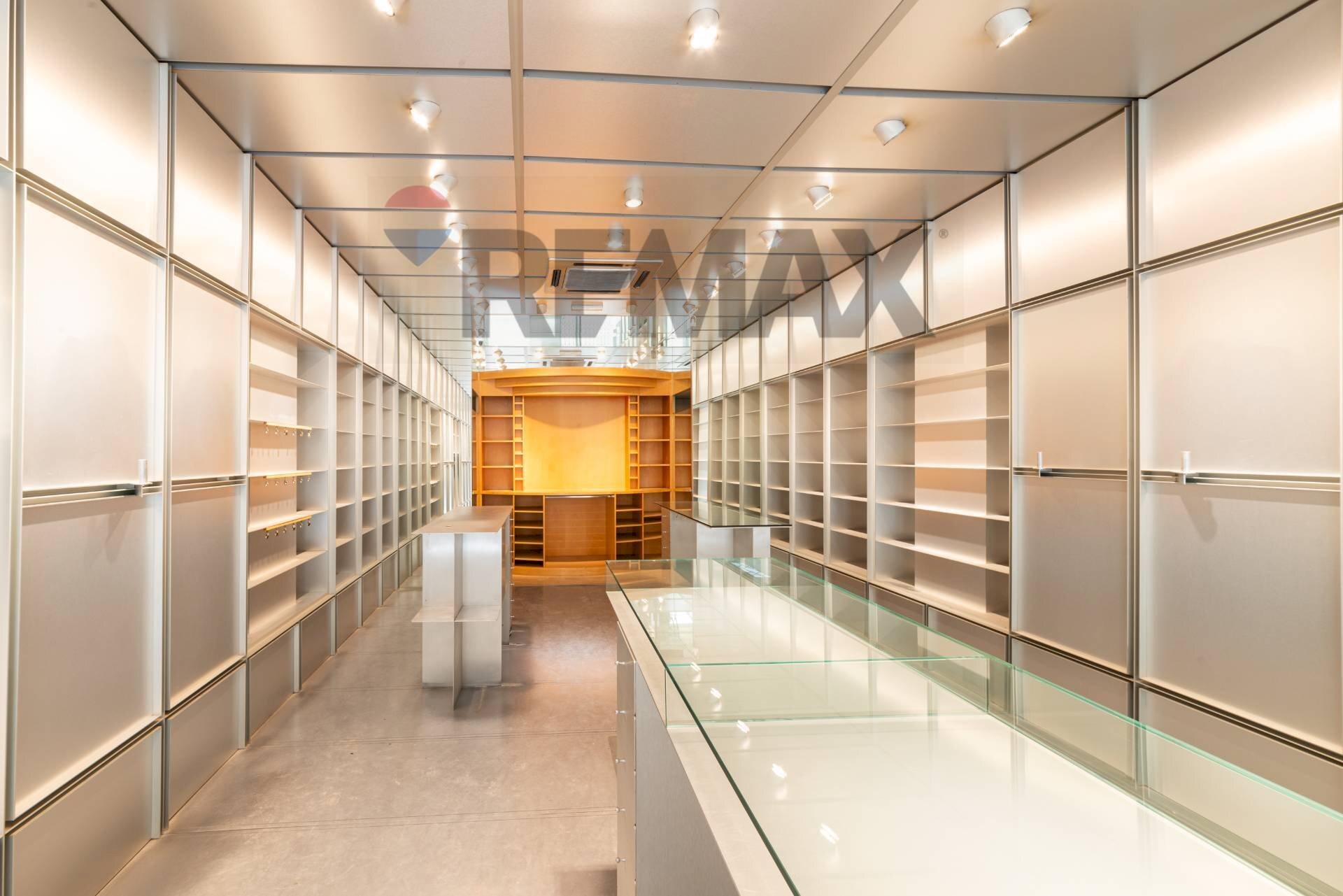 Dispensa di stoccaggio - Negozio Corso Italia
127, San Giovanni Valdarno - foto 3