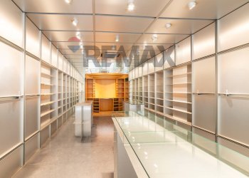Dispensa di stoccaggio - Negozio Corso Italia
127, San Giovanni Valdarno - foto 3