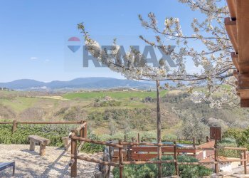 Vista delle montagne - Agriturismo VIA VOCABOLO CHIORANO
10, Magliano Sabina - photo 44