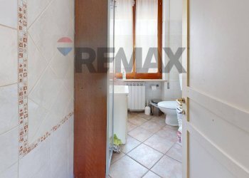 Bagno - Semi-detached house Belfiore Via Ferdinando Innamorati
 
27, Foligno - photo 8
