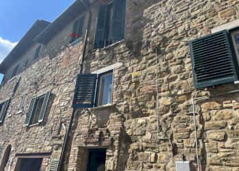 Edificio all\'aperto - Semi-detached house Vicolo Del Falco
 
5, Perugia - photo 1