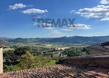 Vista delle montagne - Semi-detached house Vicolo Del Falco
 
5, Perugia - photo 8