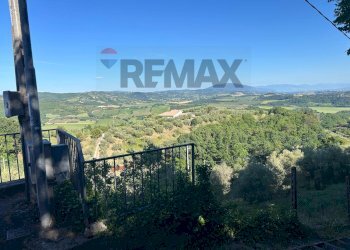 Vista delle montagne - Semi-detached house Vicolo Del Falco
 
5, Perugia - photo 10
