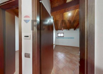 Hall / corridoio - Three-room apartment VIA BAGLIONI
 
66, Cannara - photo 8