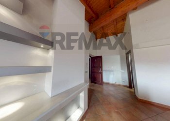 Hall / corridoio - Three-room apartment VIA BAGLIONI
 
66, Cannara - photo 16
